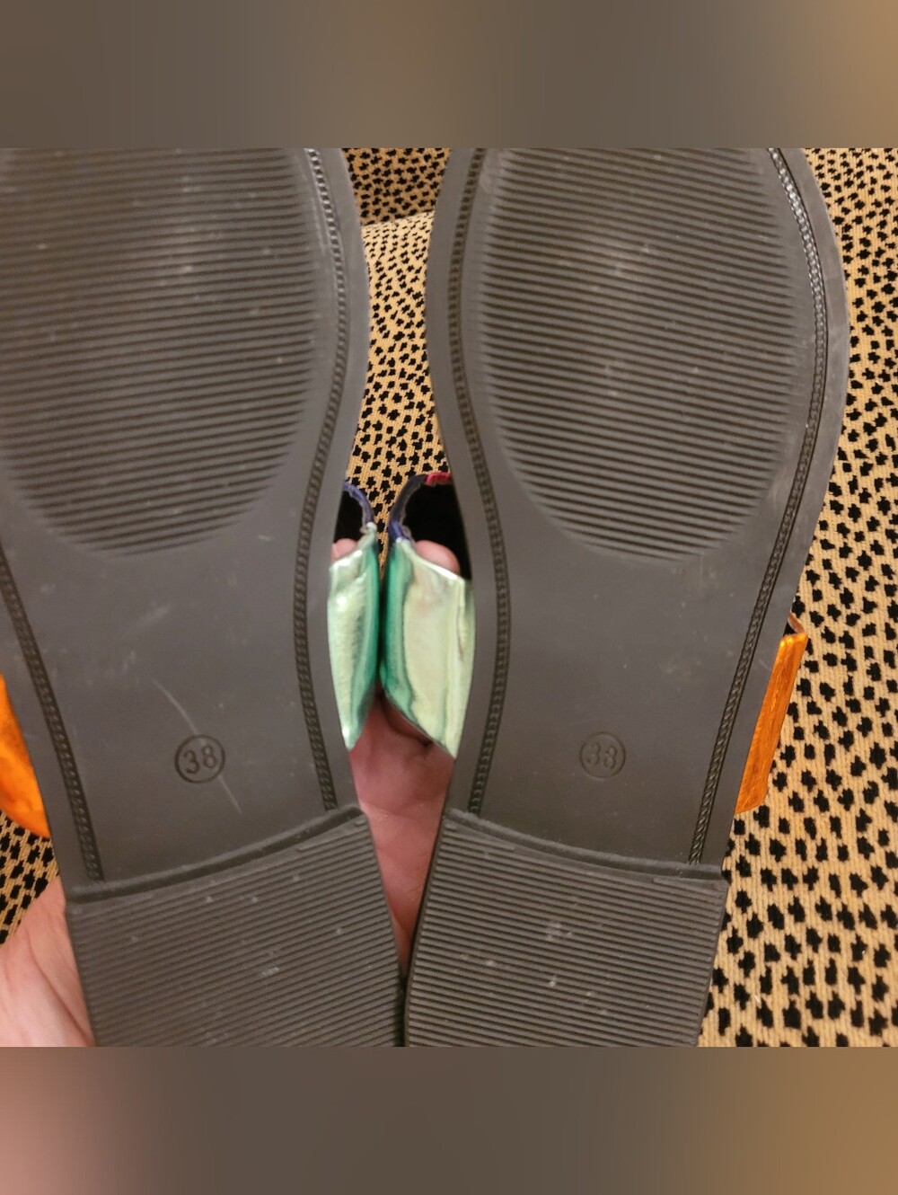 Kurt Geiger London Kensington T-bar Sandals. Flip Flops - Picture 4 of 5